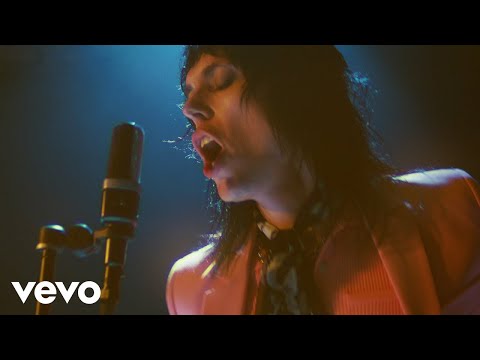 The Struts, paris jackson - Low Key in Love